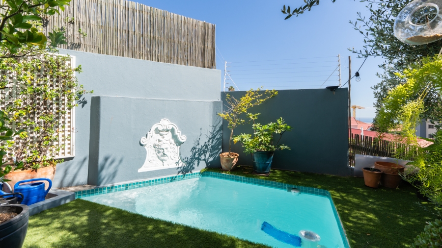 2 Bedroom Property for Sale in Green Point Western Cape